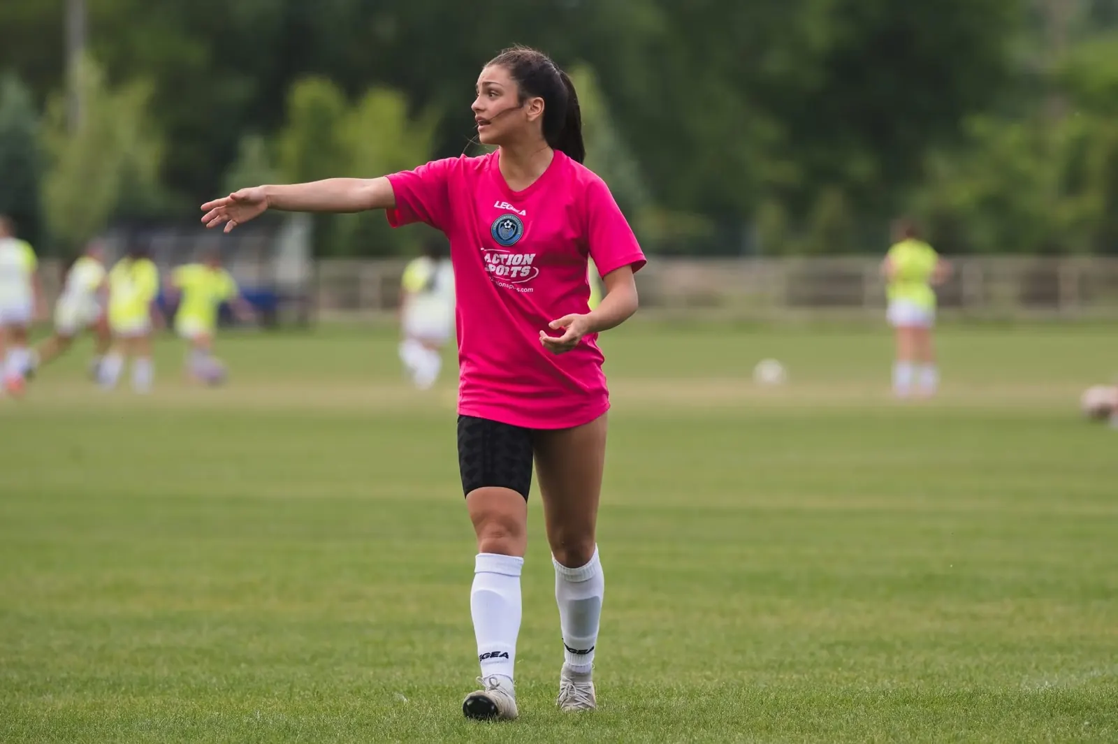 Amaya Vargas directing play on the pitch